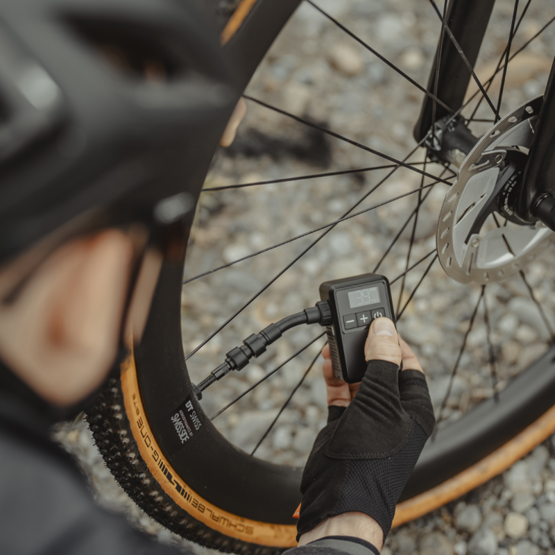 Topeak E-Booster Digital Mini Black-3