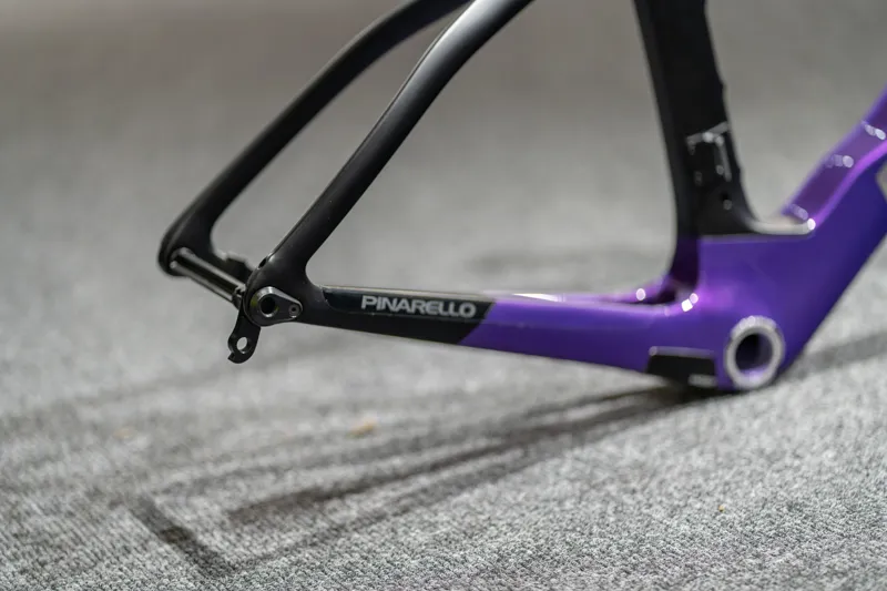 Pinarello Dogma F Disc framset Electro Violet-2