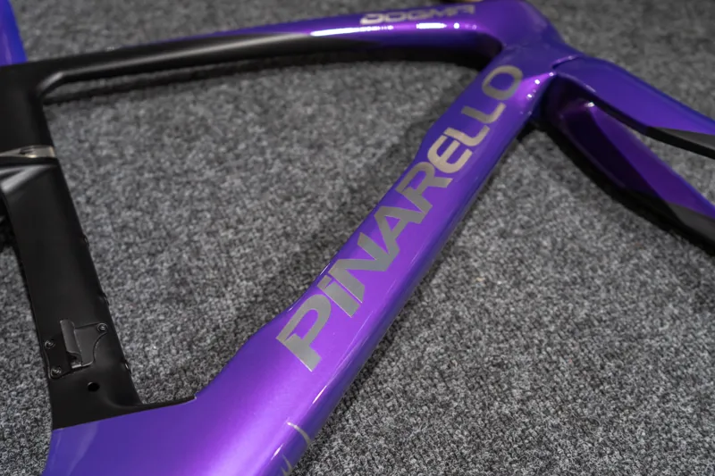 Pinarello Dogma F Disc framset Electro Violet-3
