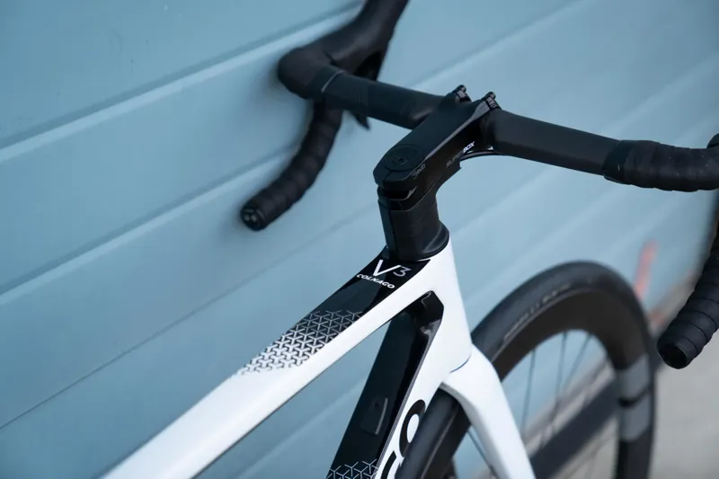 Colnago V3 Carbon Road Bike White/Black Classified Powershift Ex-Demo Size 50s-9