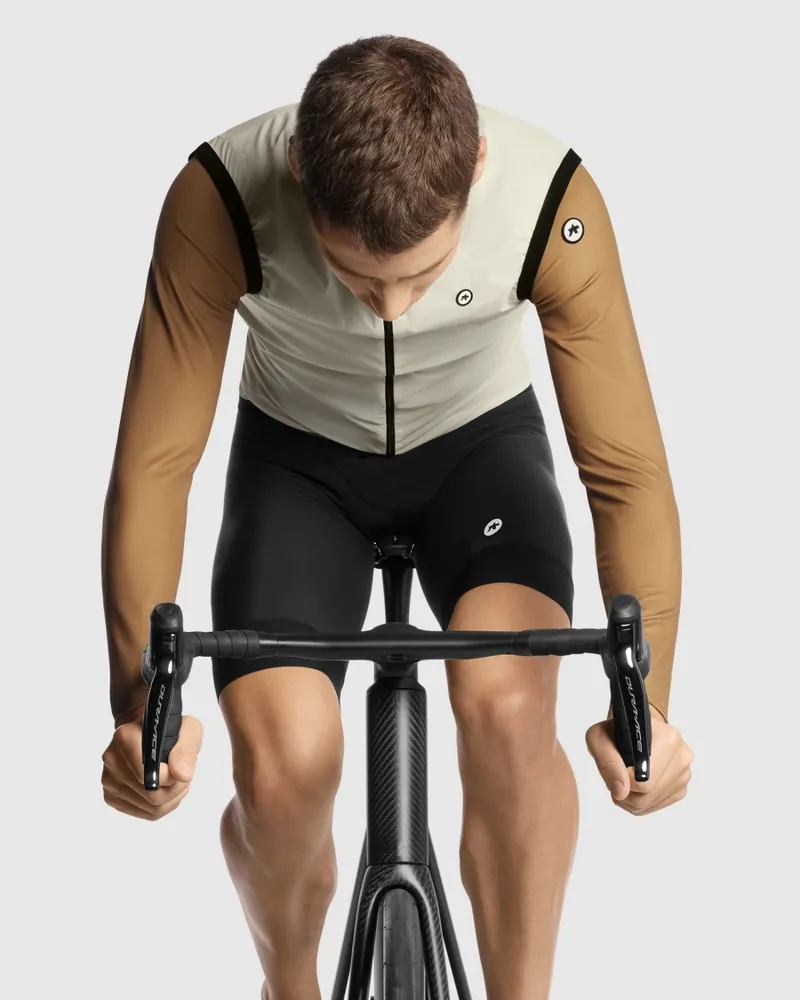 Assos Mille GT Wind Vest C2 Moon Sand-4