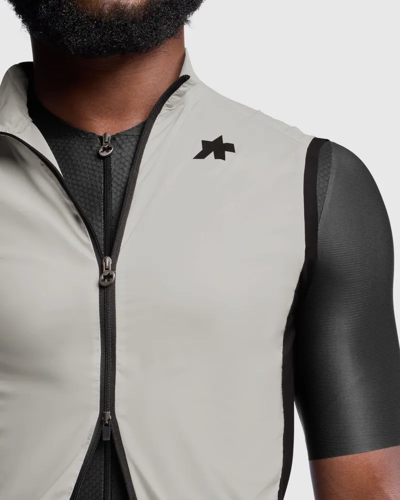 Assos MILLE GT Wind Vest S11 Almond Milk-3