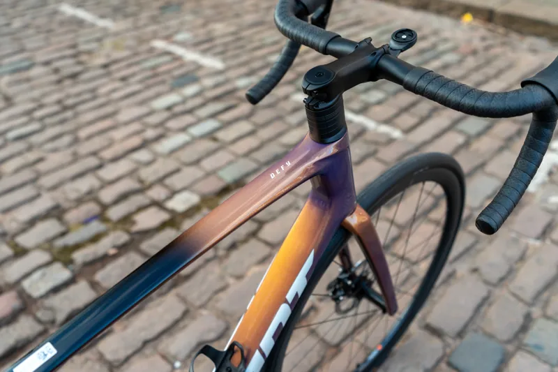 Giant Defy Advanced Pro 1 Road Bike In Gloss Meteor Storm-3