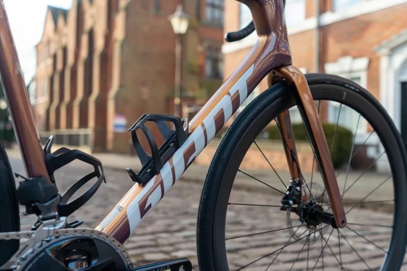 Giant Defy Advanced Pro 1 Road Bike In Gloss Meteor Storm-5