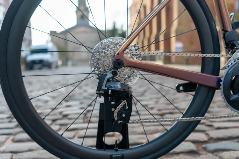 Giant Defy Advanced Pro 1 Road Bike In Gloss Meteor Storm-7