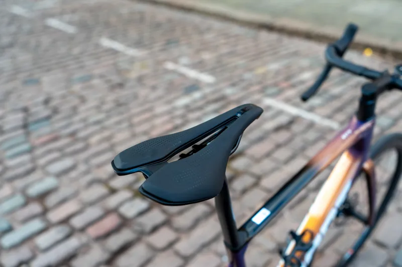 Giant Defy Advanced Pro 1 Road Bike In Gloss Meteor Storm-9