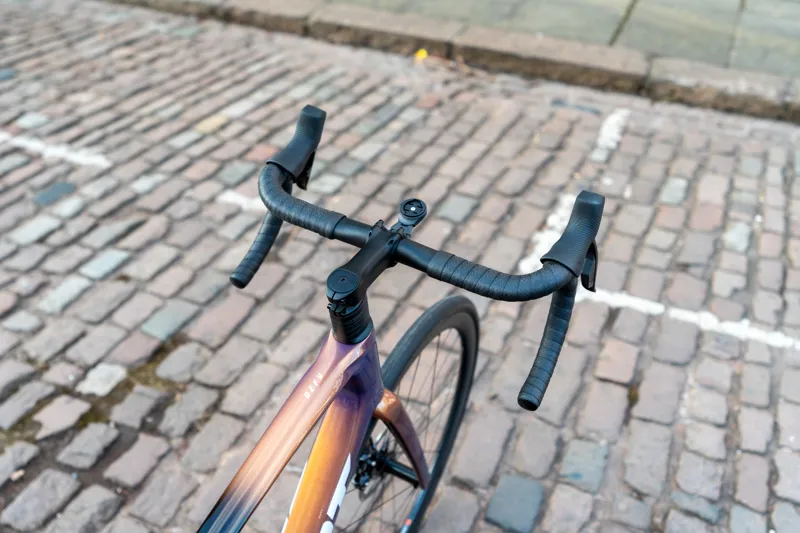 Giant Defy Advanced Pro 1 Road Bike In Gloss Meteor Storm-10