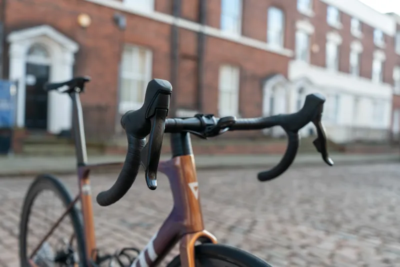 Giant Defy Advanced Pro 1 Road Bike In Gloss Meteor Storm-11