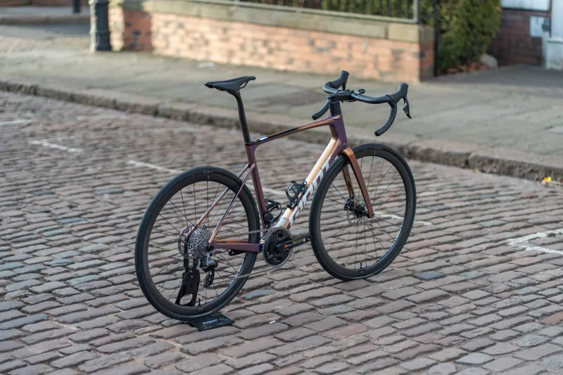 Giant Defy Advanced Pro 1 Road Bike In Gloss Meteor Storm-1