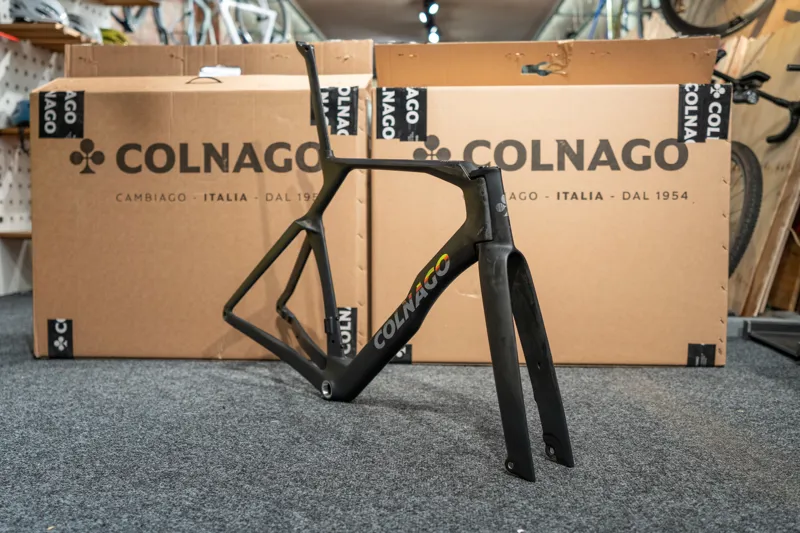 Colnago Y1RS Disc 2026 Carbon TT Aero Frameset YUBC-10