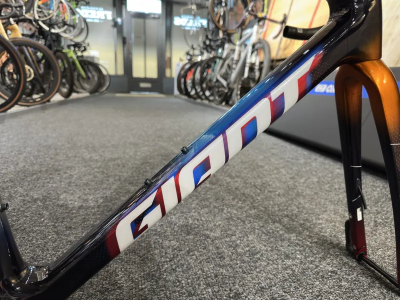 Giant TCR Advanced pro Sl Frameset/Handlbars-1