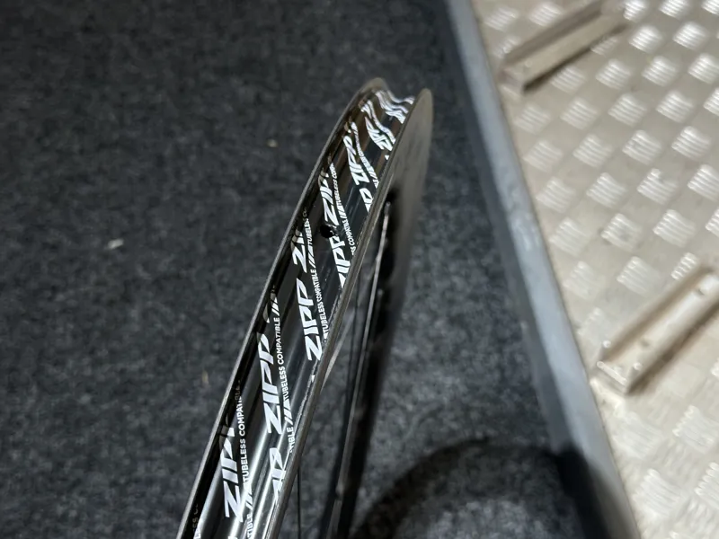 Zipp 454 NSW Ex Demo-10